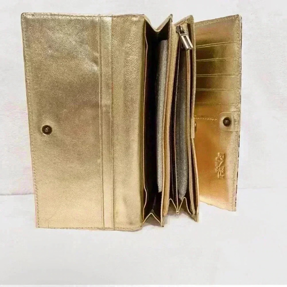 The Find Animal Tote w/Wallet - Picture 7 of 11